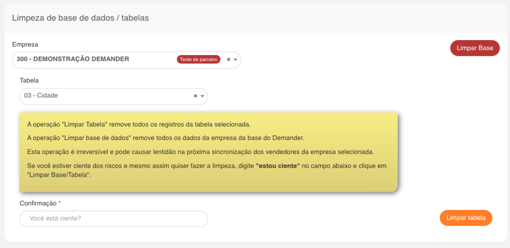 Tela de limpeza de base de dados e tabelas, com os campos Empresa, Tabela e Confirmação e os botões Limpar Base e Limpar tabela.